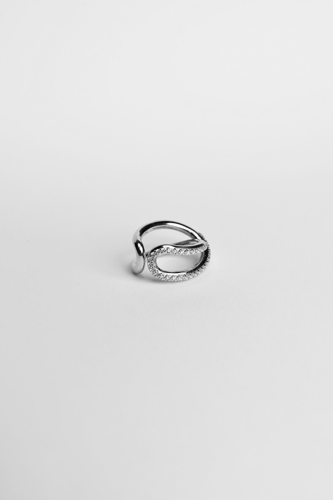 18k white gold ring with 0,8ct diamonds VS1-0