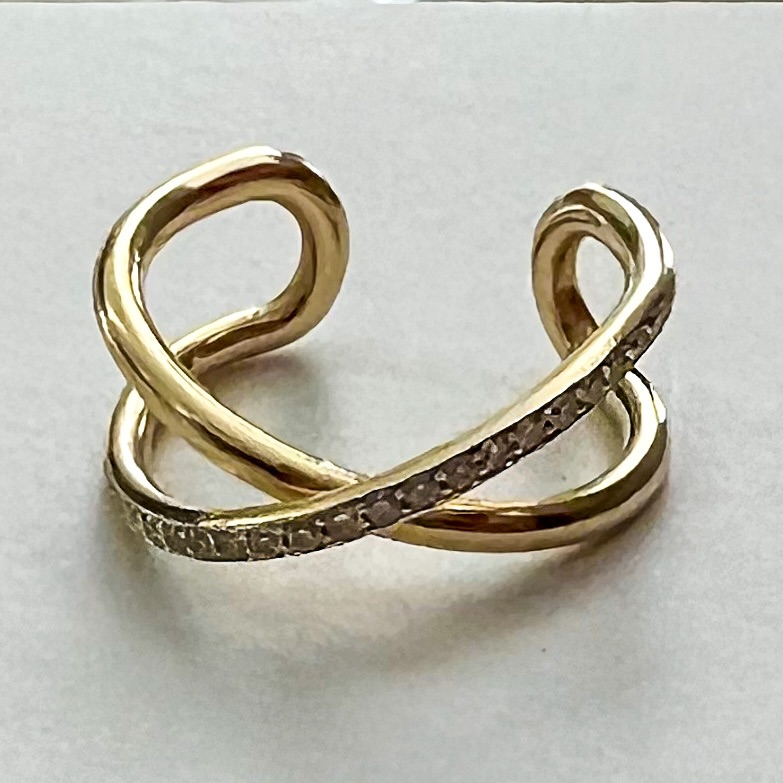 9k yellow gold wedding rings with 0,8ct diamonds VS1-0